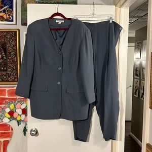 Josephine Chaus dusty blue 100% silk pant suit